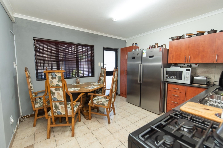 6 Bedroom Property for Sale in Lovemore Heights Estate Eastern Cape